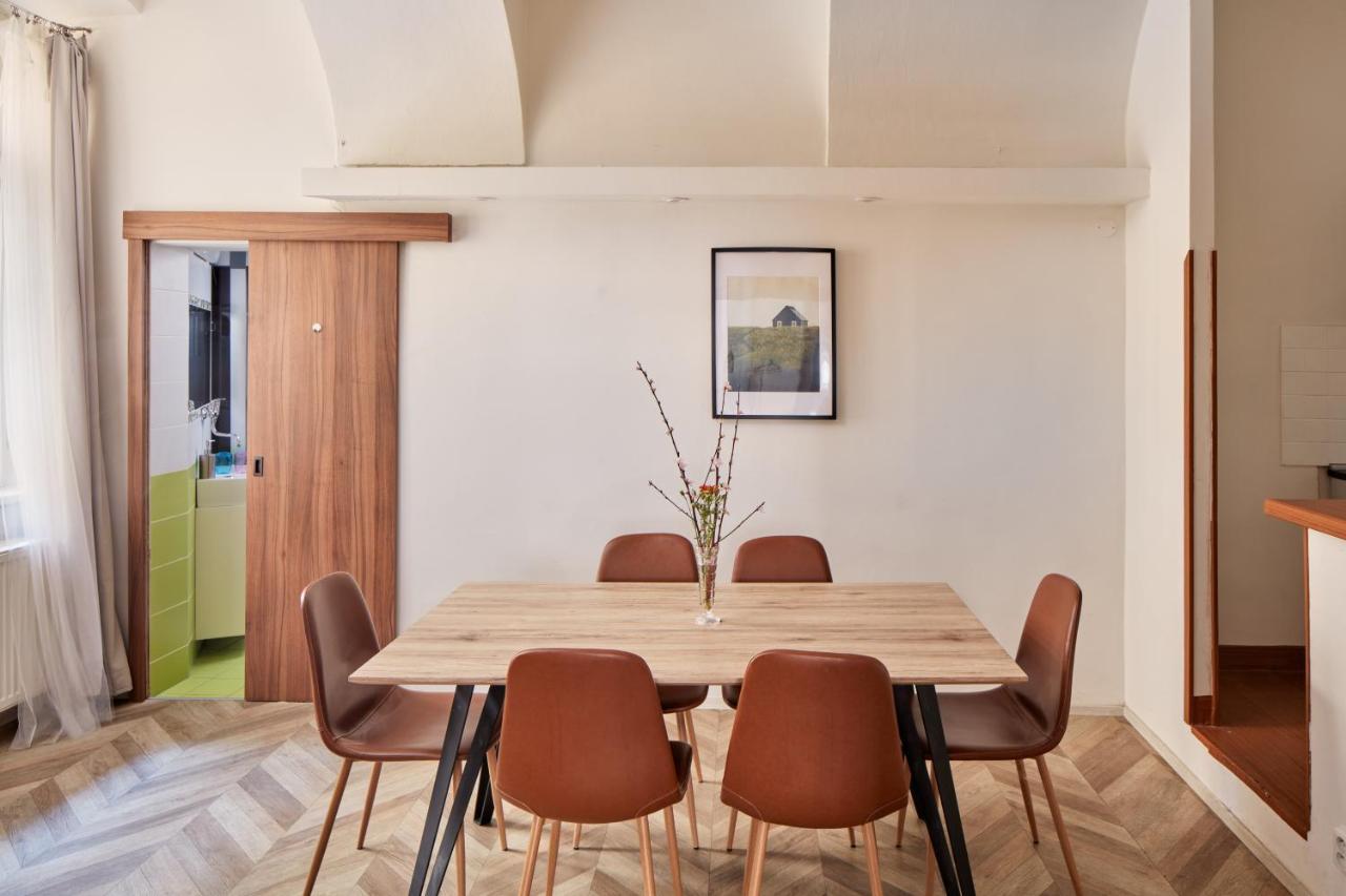Cozy Flat In New Town By Days Praga